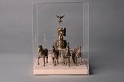 Quadriga (Brandenburger Tor), Bronze (heller Sockel)